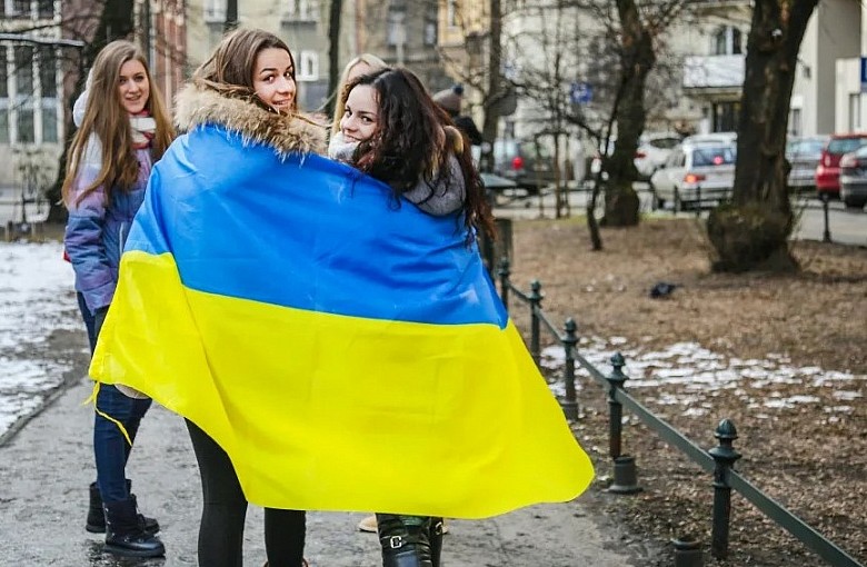 Obcokrajowcy dostają coraz mniej świadczeń z puli 800 plus. Spadek rok do roku jest przeszło 4-proc.